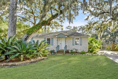 Sago Palm Cottage — 4-Star Luxury Hotel in Saint Simons Island, United States