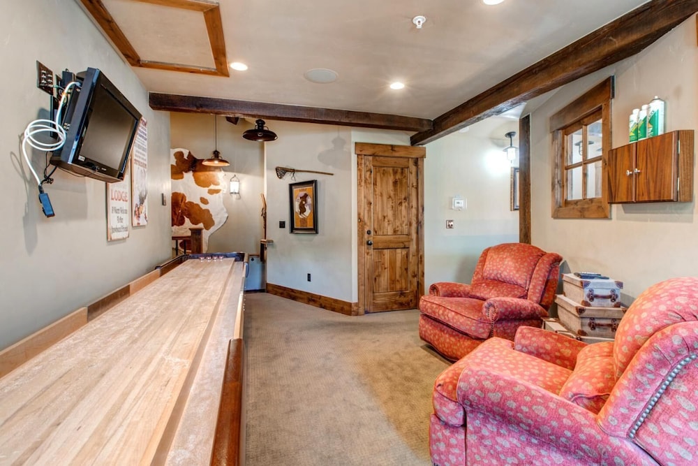 Best Location Steps to Main St Free City Bus to Deer Valley PC Resort Expansive 4 Bedroom Penthouse with Hot Tub BBQ PRH 685 by KBM Resorts - photo 16