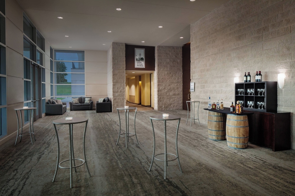 Marriott Macon City Center - photo 2