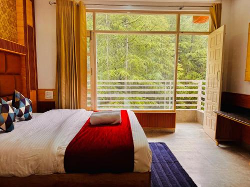 Hotel White Regency 300 MTR from Golden Temple in Amritsar, India