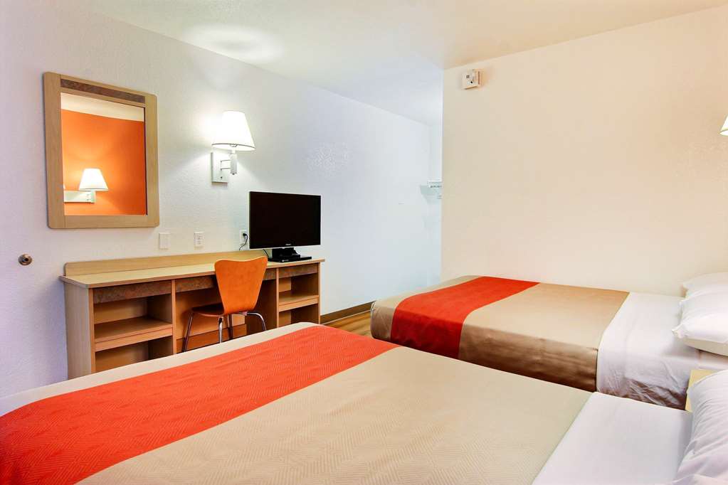 Motel 6 Kingsville TX - photo 21
