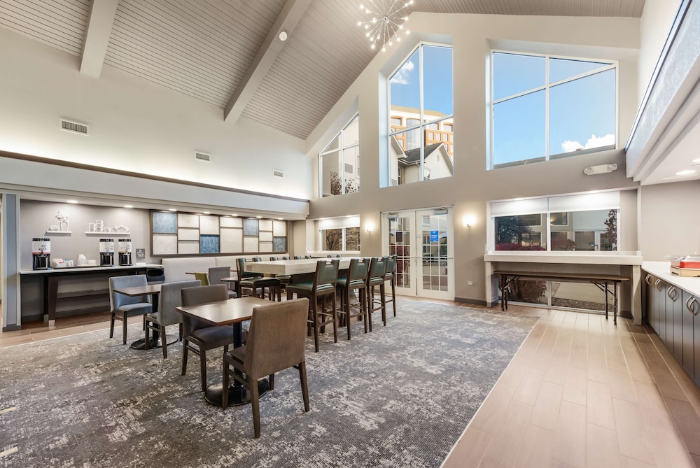 Hampton Inn & Suites Chicago Hoffman Estates - photo 43