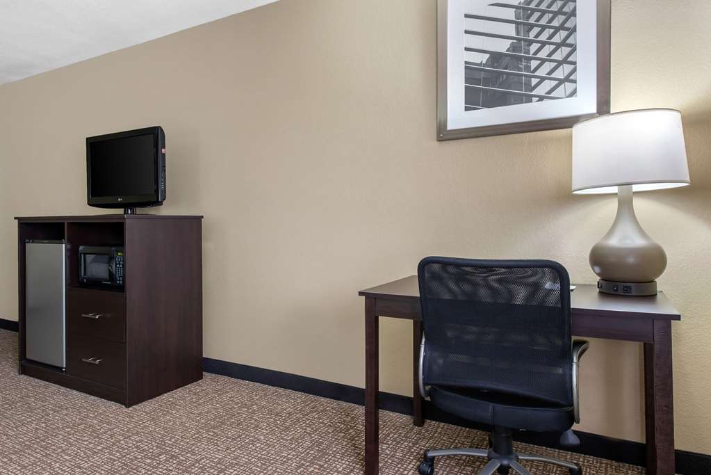 Quality Inn & Suites Lebanon I 65 - photo 10