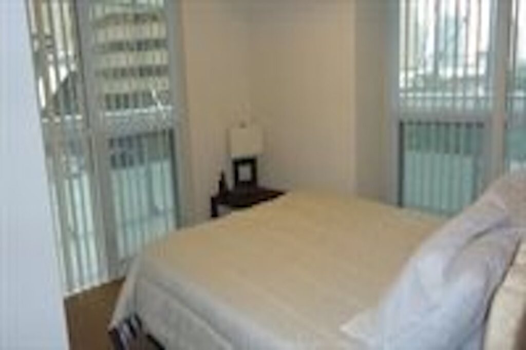 E.S.I Furnished Suites at Fly Condos — 4-Star Luxury Hotel in Toronto, Canada