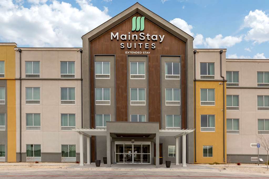 MainStay Suites Carlsbad South - photo 2