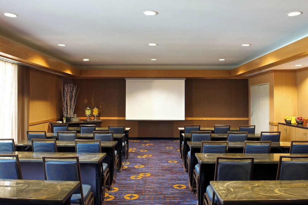 Courtyard by Marriott Palm Desert - photo 38