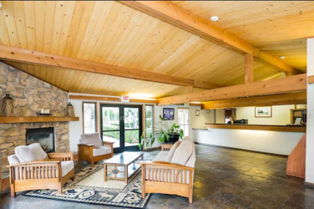 Los Gatos Lodge - photo 2