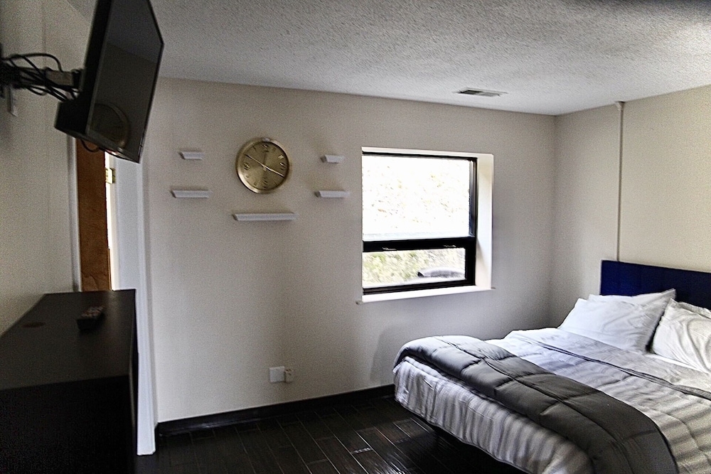 Pine Mountain Inn - photo 2