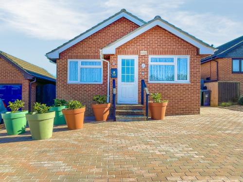 Rest A While in Freshwater, United Kingdom