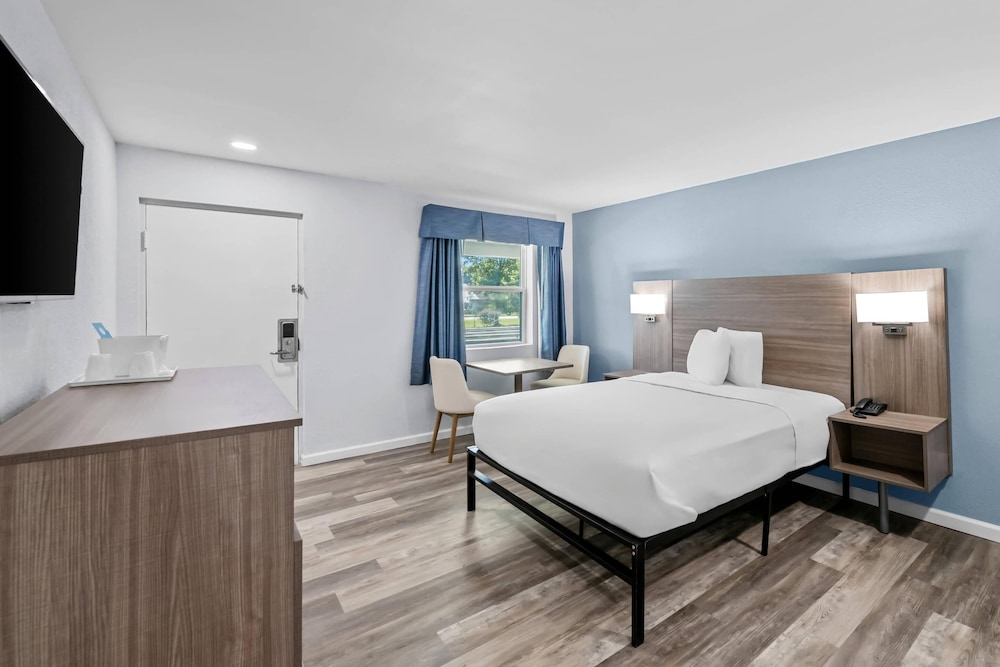Suburban Studios Newport News Hampton - photo 29
