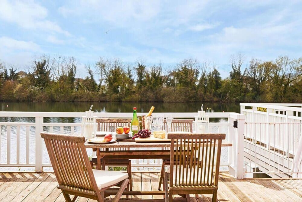 Twitchers Lodge — 4-Star Luxury Hotel in Cirencester, United Kingdom
