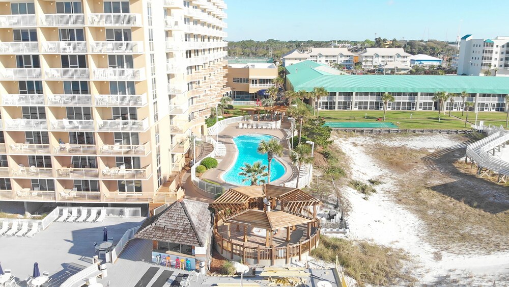 Pelican Beach Resort & Conference Center - photo 36
