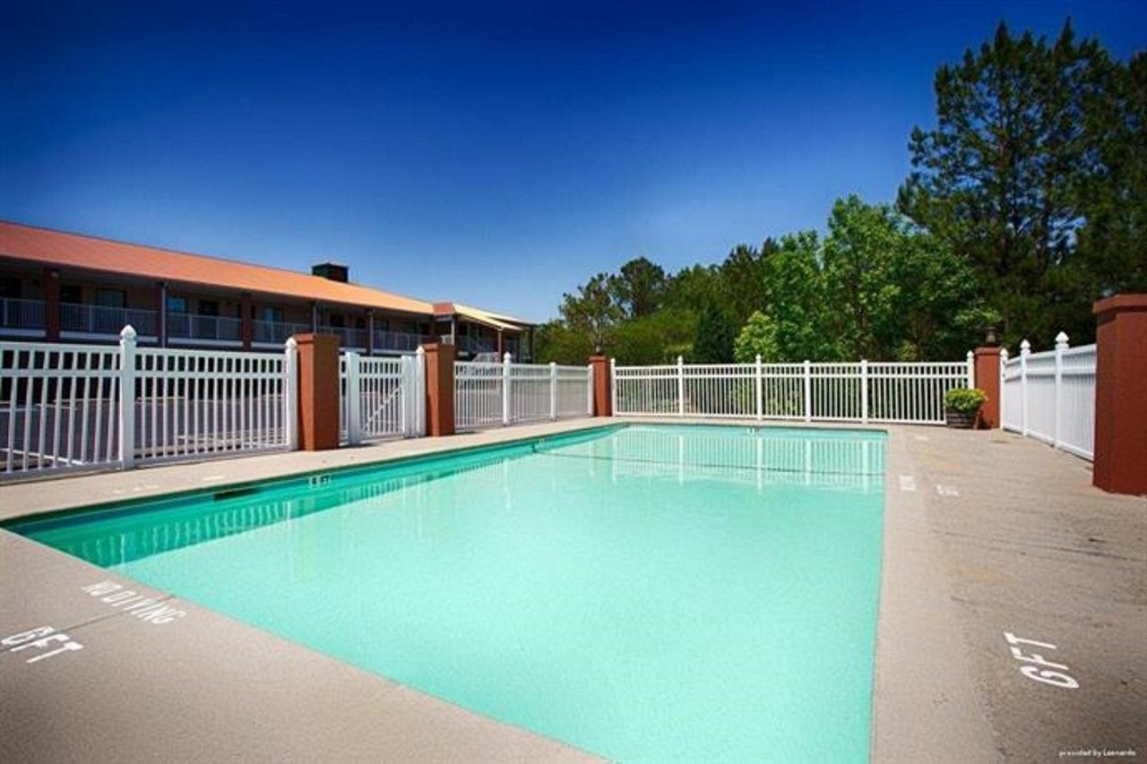 Red Roof Inn & Suites Rome - photo 19