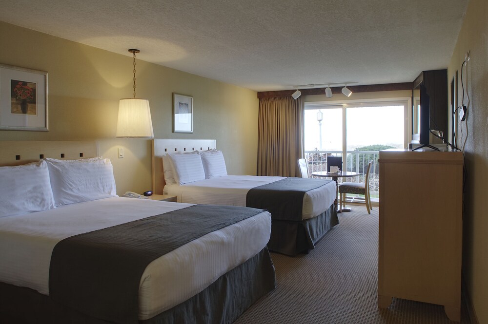 Hi Tide Oceanfront Inn - photo 21