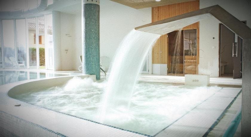 Hotel Apartaments Thalassa Sport Wellness — Roses