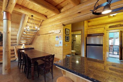 Loggers Landing — Lakeshore — photo 4