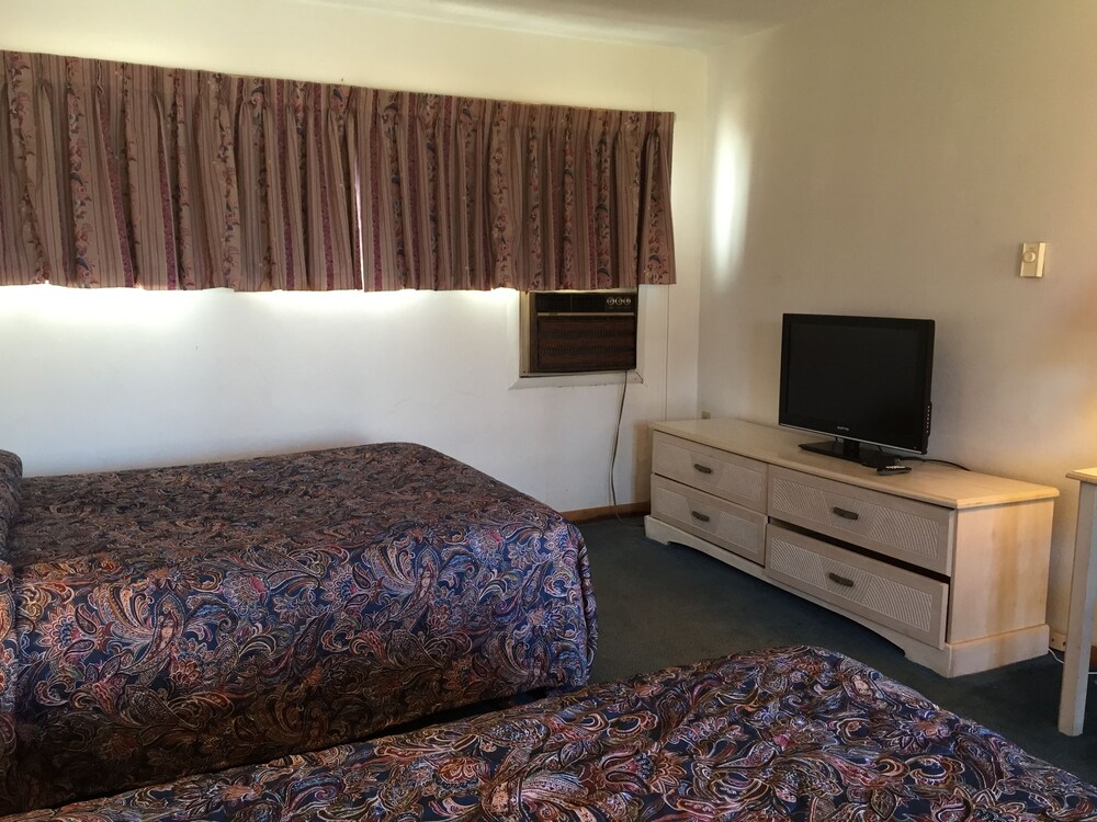Daniels Motel - photo 3