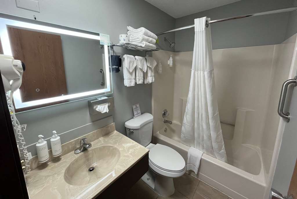 Super 8 by Wyndham Emporia - photo 23