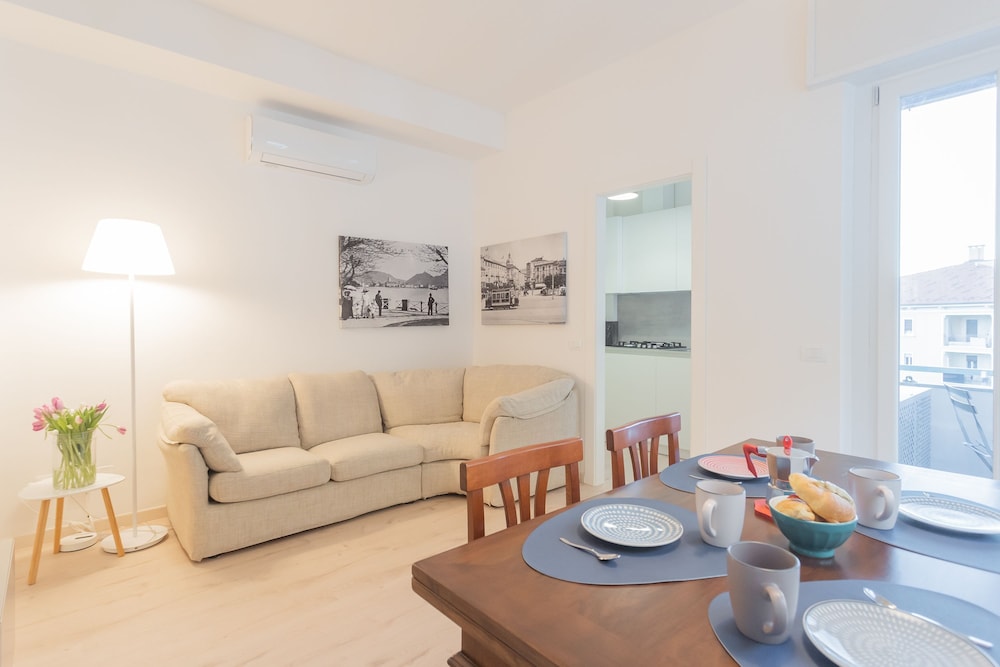 Via Crispi in Como With 1 Bedrooms and 1 Bathrooms — 4-Star Luxury Hotel in Como, Italy