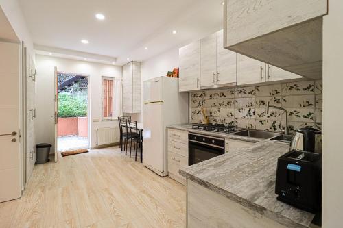 Unique 3 Apt Combo for 6 Guests by Wehost
