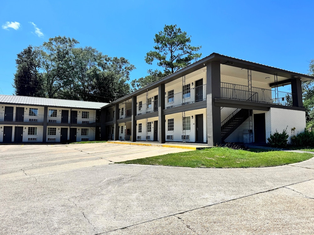 Super 8 by Wyndham Picayune - photo 21