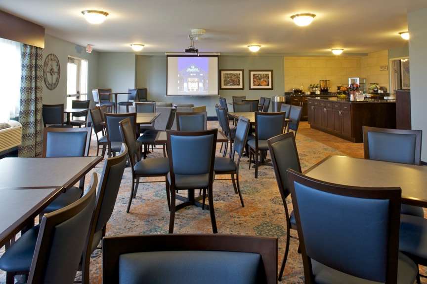 GrandStay Hotel & Suites Mount Horeb Madison - photo 14