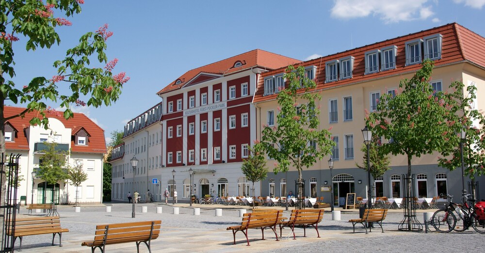 Kulturhotel Fürst Pückler Park — 4-Star Luxury Hotel in Bad Muskau, Germany