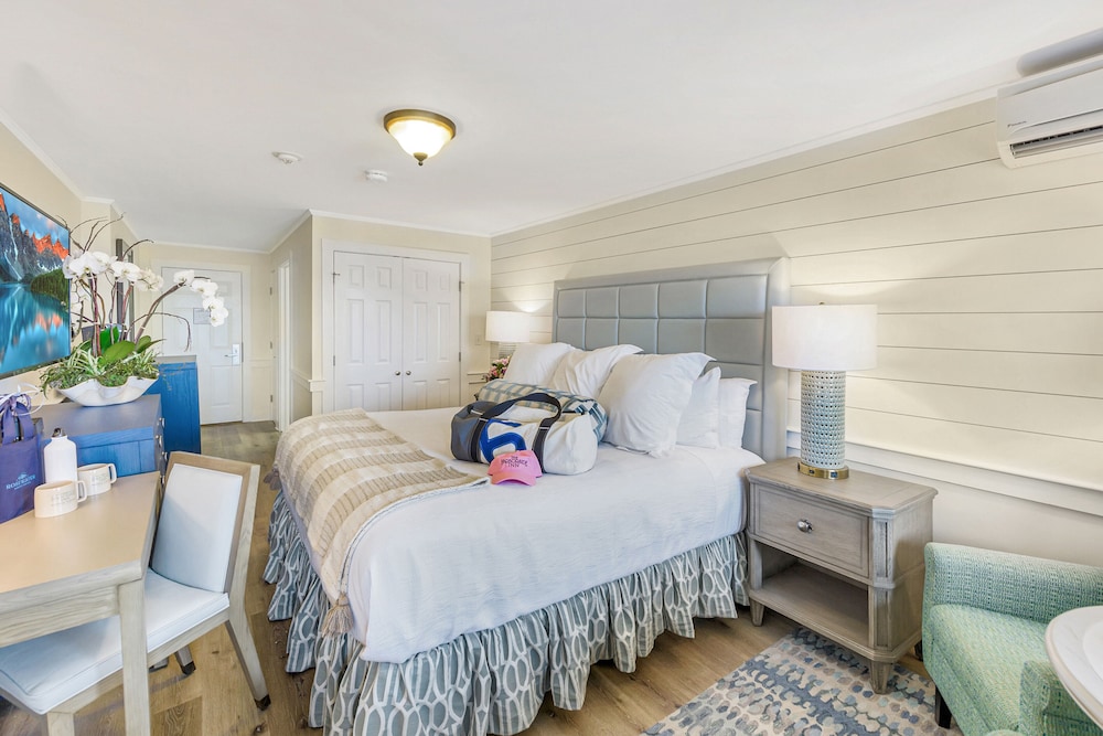The Harborside Inn - photo 10