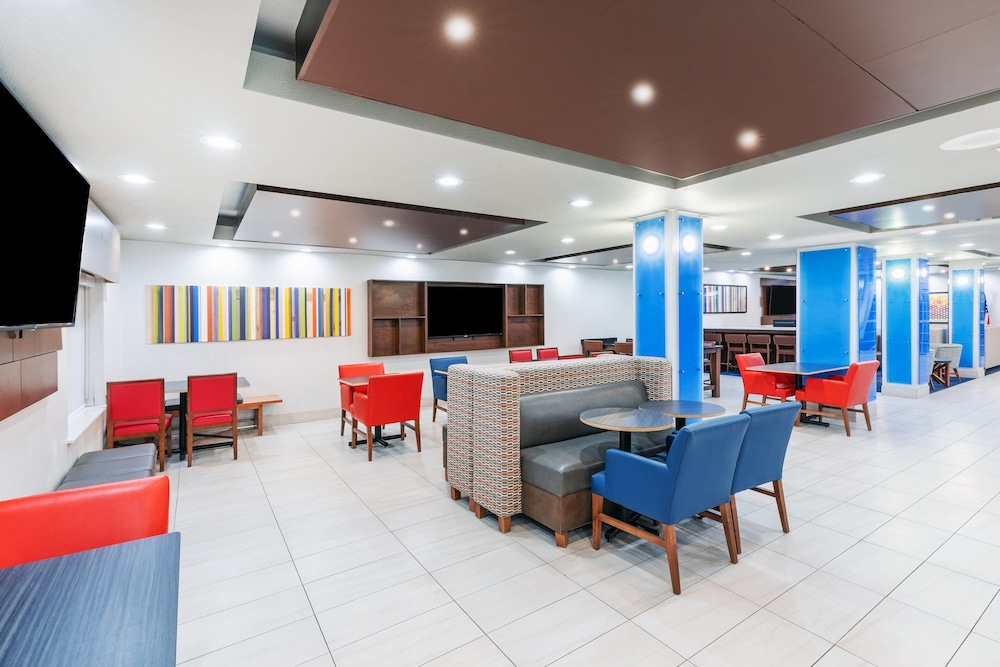Holiday Inn Express & Suites East Amarillo - photo 33