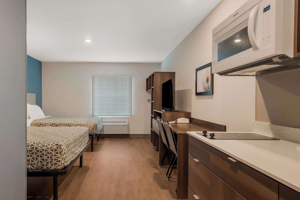 WoodSpring Suites Bellflower Los Angeles - photo 15