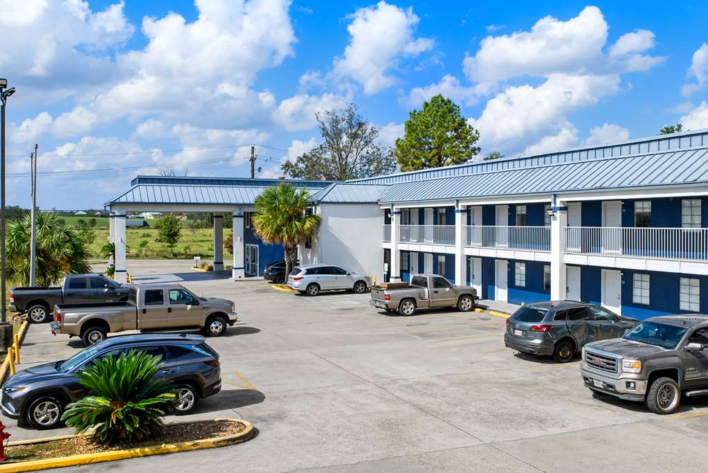 Americas Best Value Inn Gonzales - photo 3