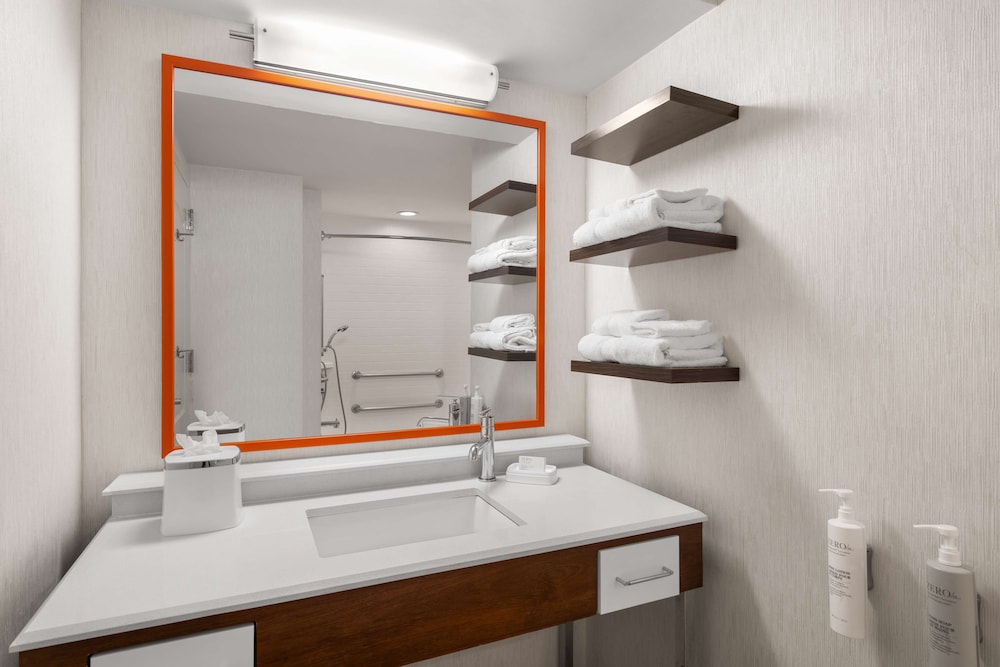 Hampton Inn Charleston North - photo 19