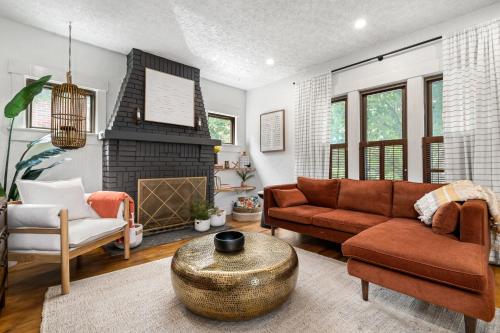 The Bird Cage — Xenia