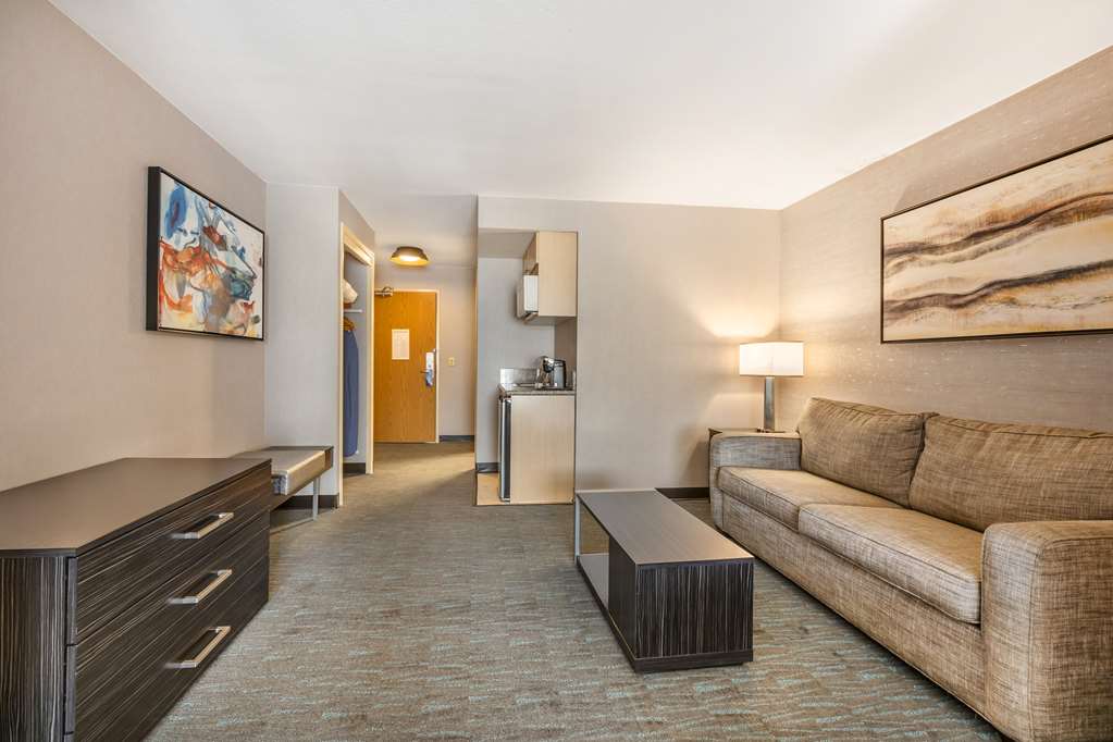 Best Western Plus North Las Vegas Inn & Suites - photo 32