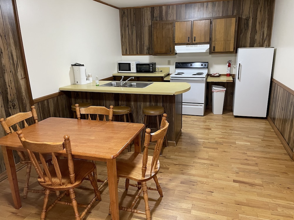 Pine Valley Motel - photo 4