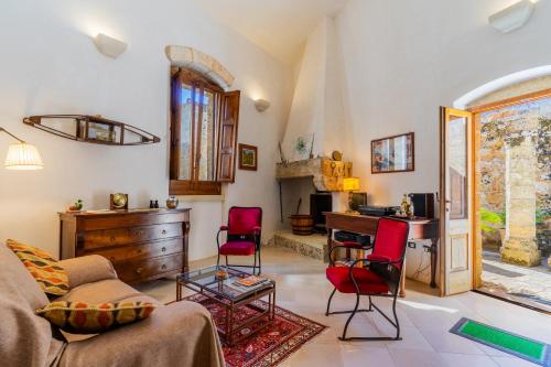 Antica corte dell'800 — 4-Star Luxury Hotel in Castrignano Del Capo, Italy