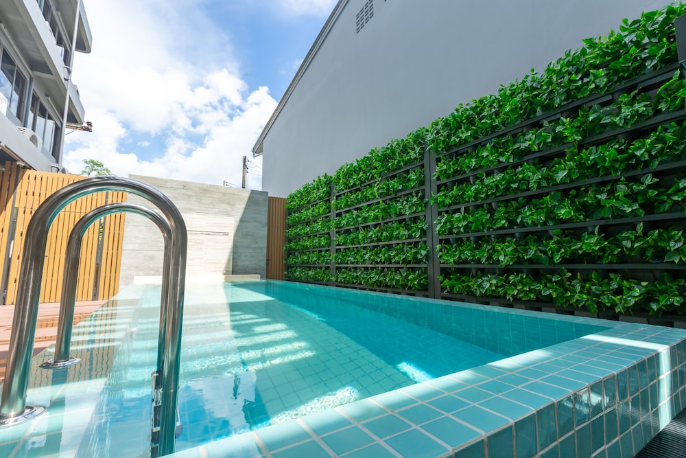 Recenta Style Phuket Town - carbon neutral hotel in Phuket