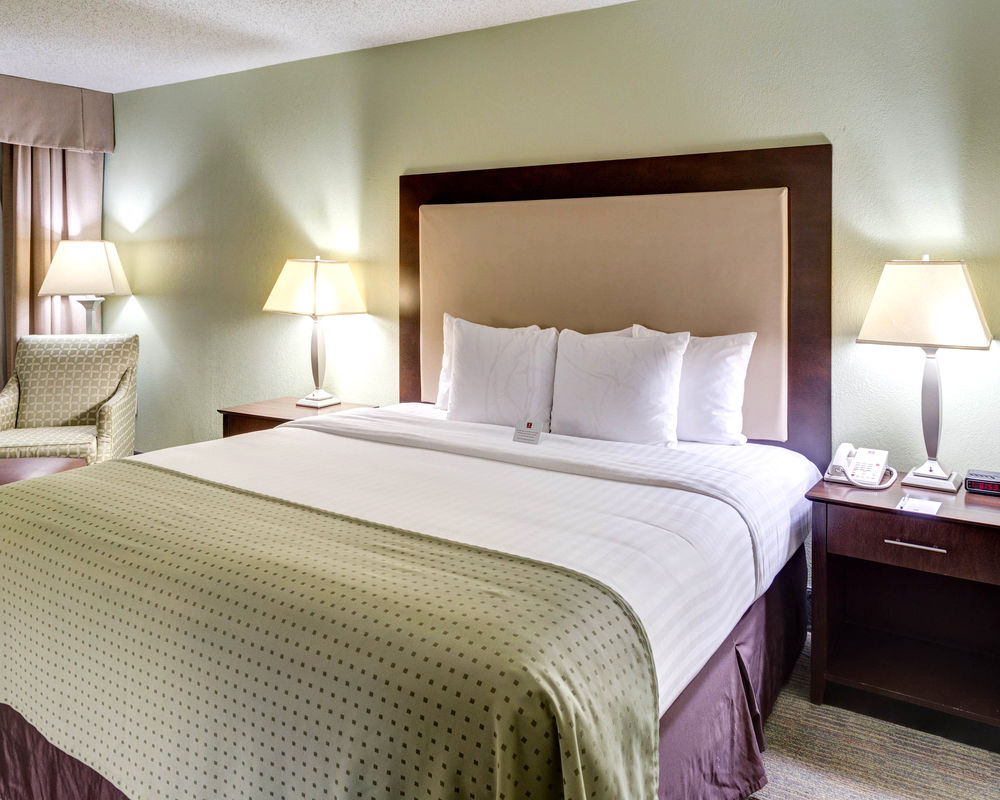 Clarion Inn & Suites Conference Center - photo 24