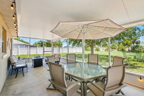 Pet Friendly Family Home Close to Everything — 4-Star Luxury Hotel in Orlando, United States
