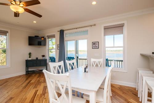 Intracoastal Views by Oak Island Accommodations - photo 27