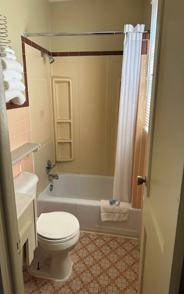 Love Hotels Murdo by OYO on Interstate 90 - photo 18