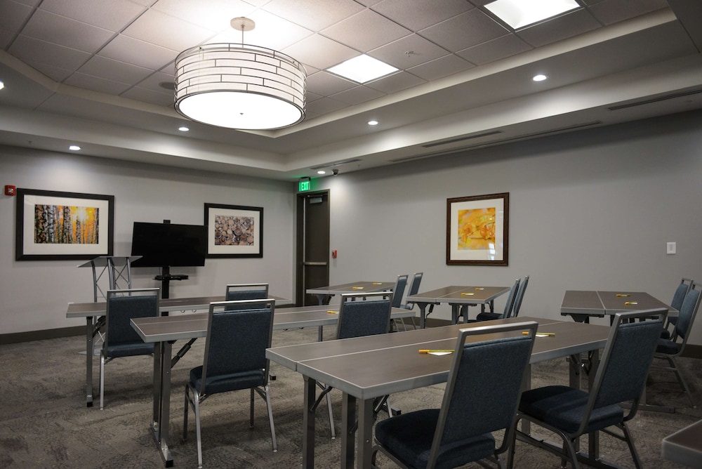 Hilton Garden Inn Louisville Mall of St. Matthews - photo 35