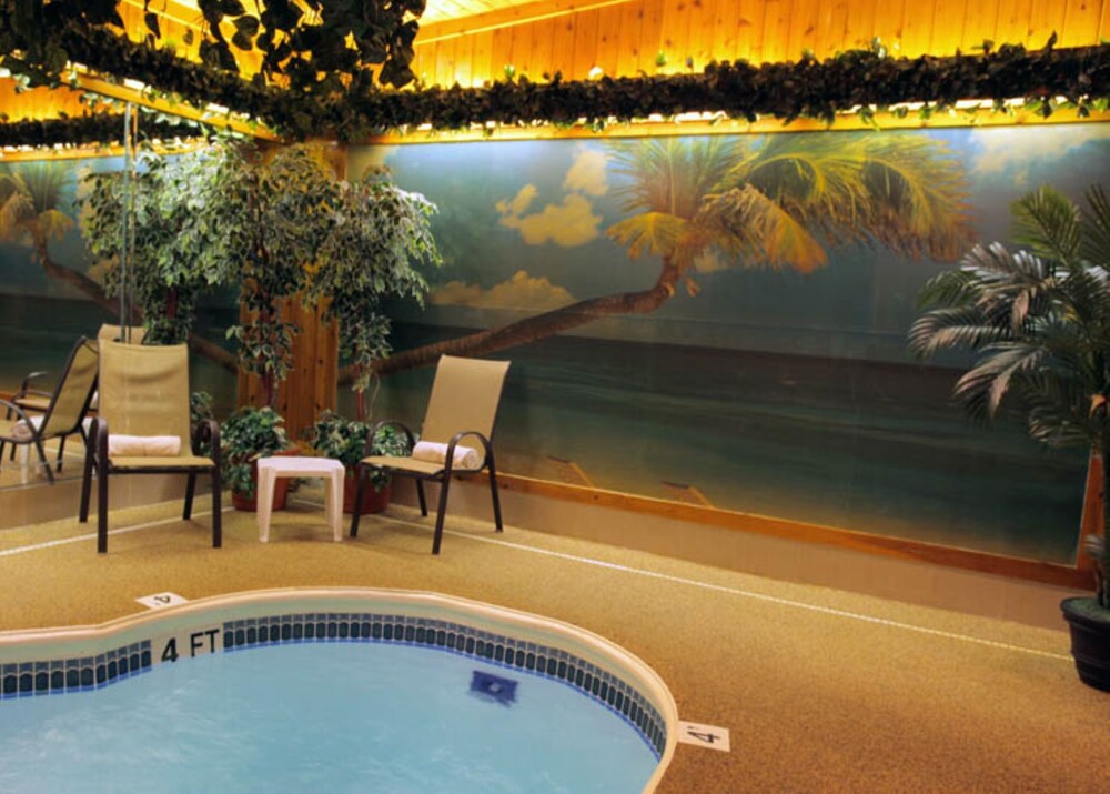 Sybaris Pool Suites Indianapolis - photo 26