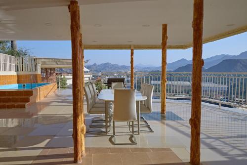 Mountain Zen 2 Bed Ultimate Retreat with BBQ & Pool in Unknown City, United Arab Emirates