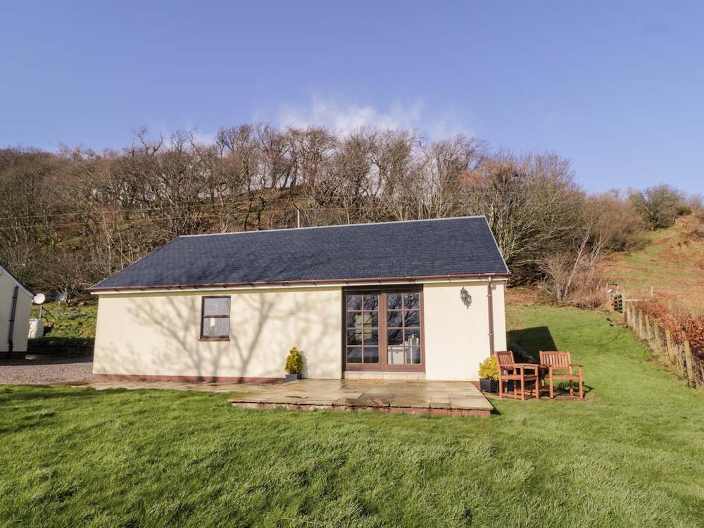 Ettrick Cottage — 4-Star Luxury Hotel in Port Bannatyne, United Kingdom