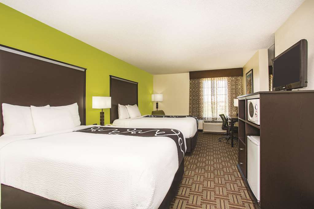 La Quinta Inn & Suites by Wyndham Fruita - photo 23