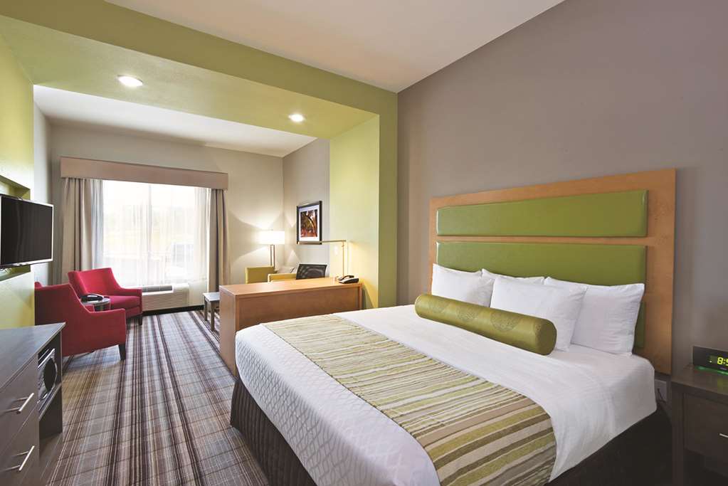 La Quinta Inn & Suites by Wyndham Paducah - photo 14