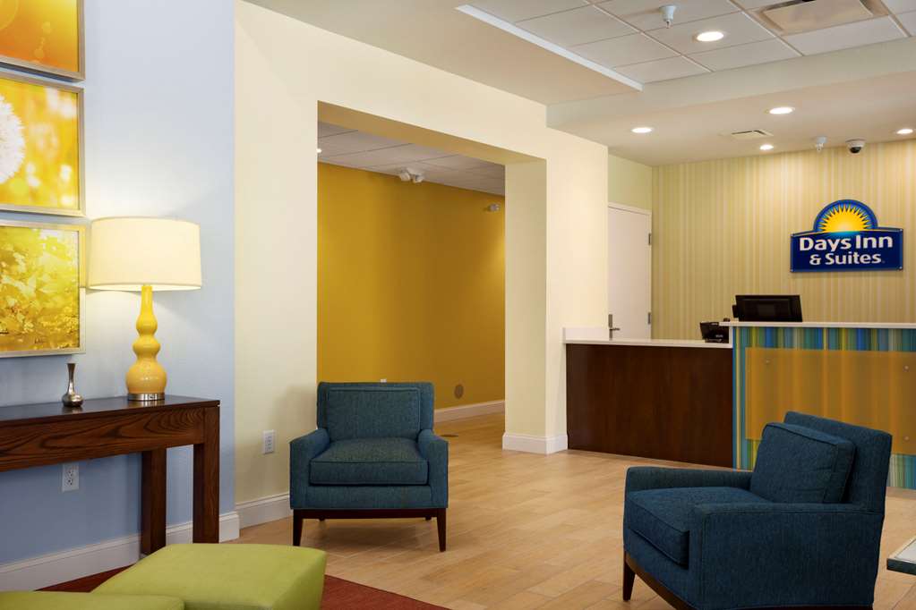 Days Inn & Suites by Wyndham Caldwell - photo 3