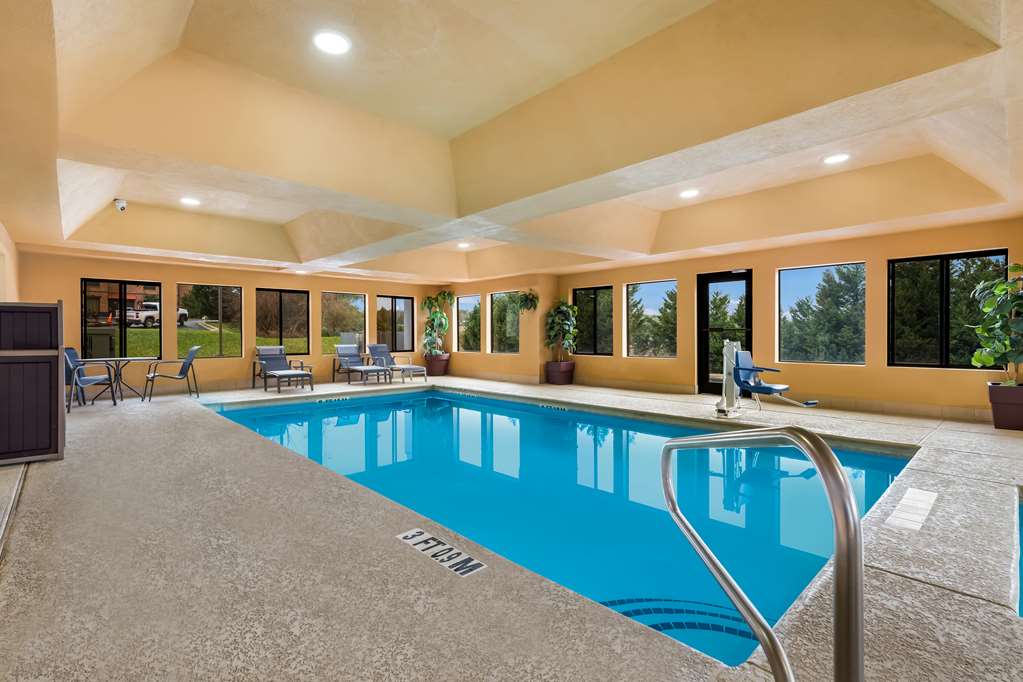 Best Western Bradbury Inn & Suites - photo 2