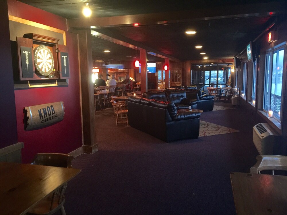 Fishermans Wharf Inn - photo 41